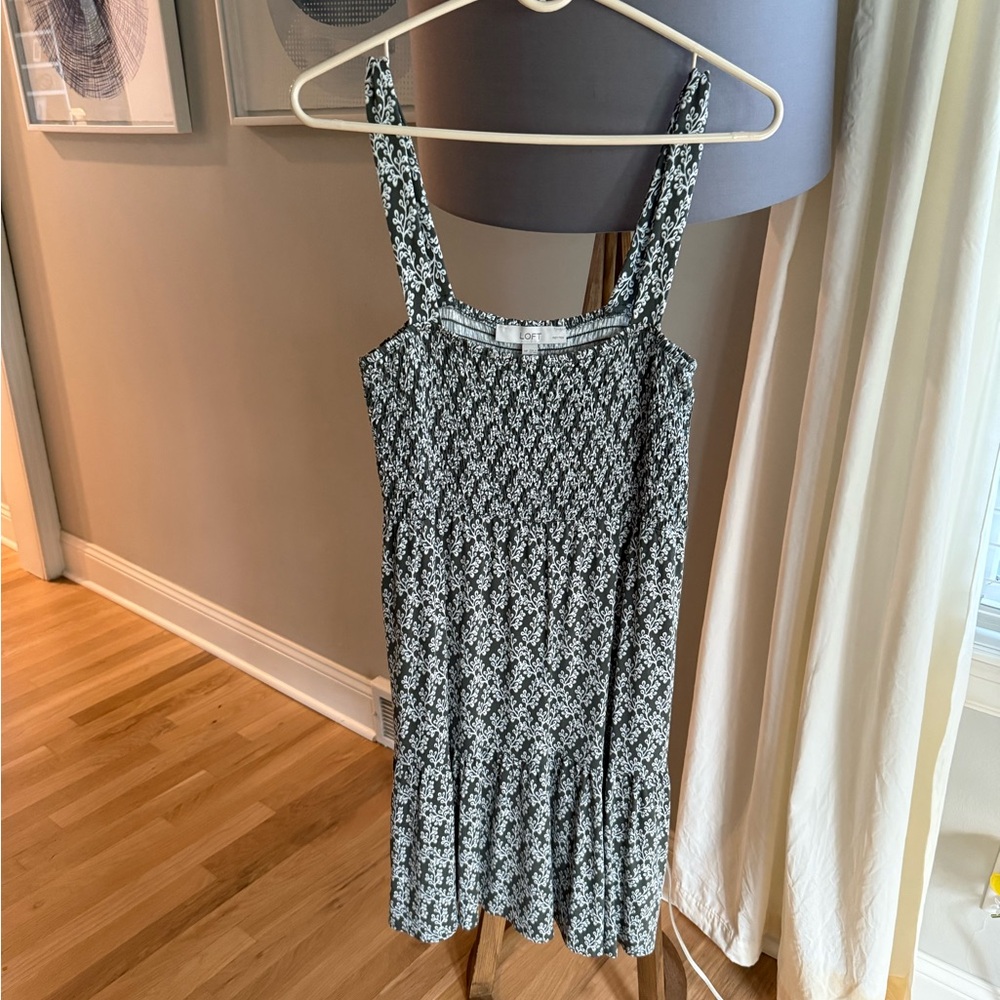 Ann Taylor Loft Dress size Medium Petite